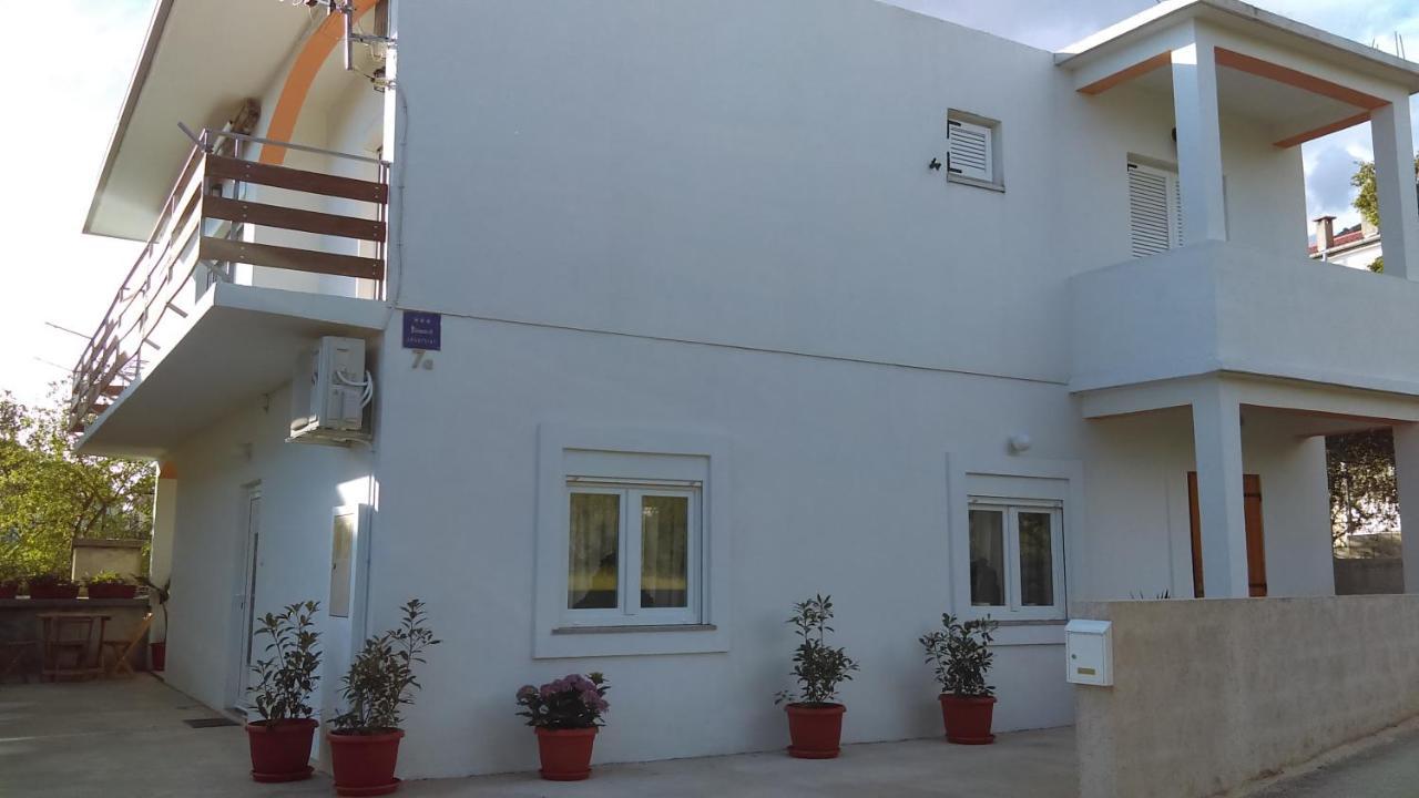 Apartman Borna Starigrad Paklenica Eksteriør billede