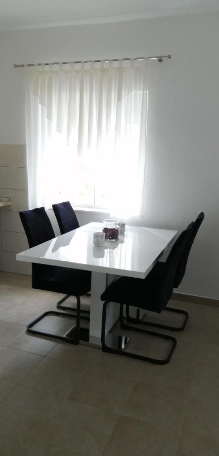 Apartman Borna Starigrad Paklenica Eksteriør billede